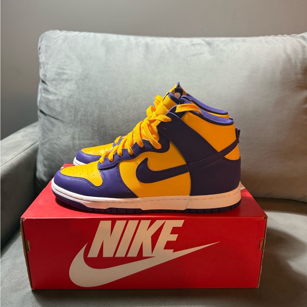 Nike Sneakers Purple and Yellow High-Top Style
